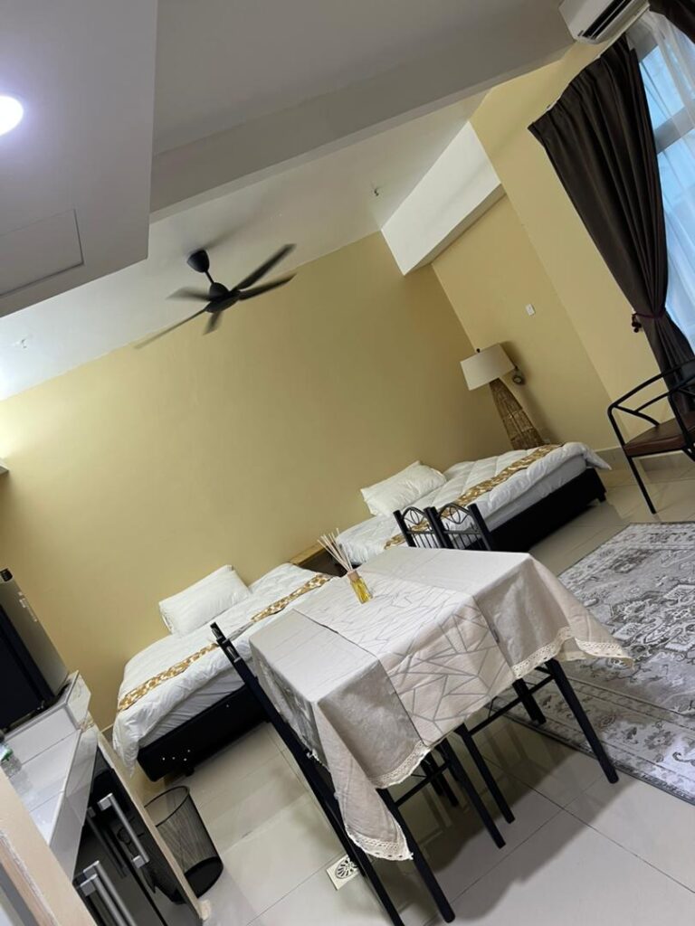 Suhada Homestay – Studio De’viana